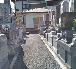 本覚寺墓所景観