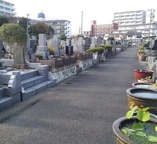 専修寺関東別院　墓所景観